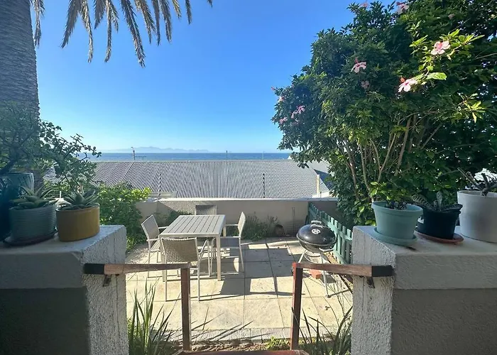 Kalk Bay Stylish 2 Bed Seaviews Garden Bbq Pool 4Sjt