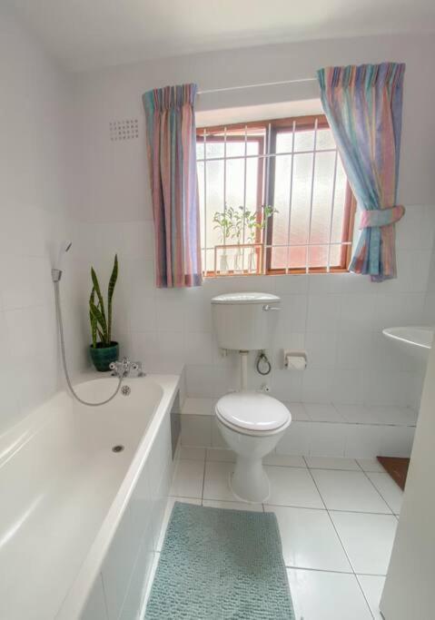 Kalk Bay Stylish 2 Bed Seaviews Garden Bbq Pool 4sjt